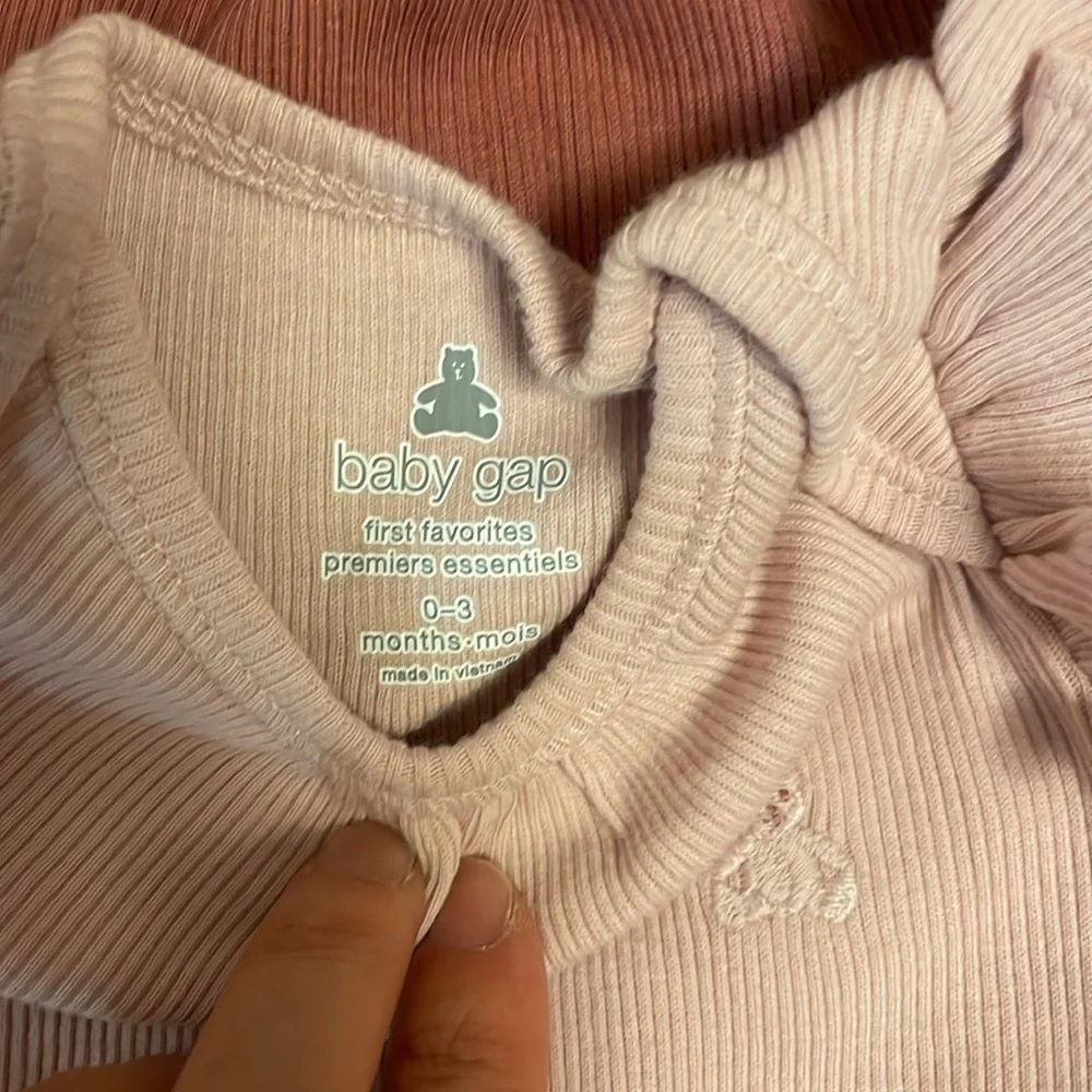 3 pieces Gap Onesies 100% cotton